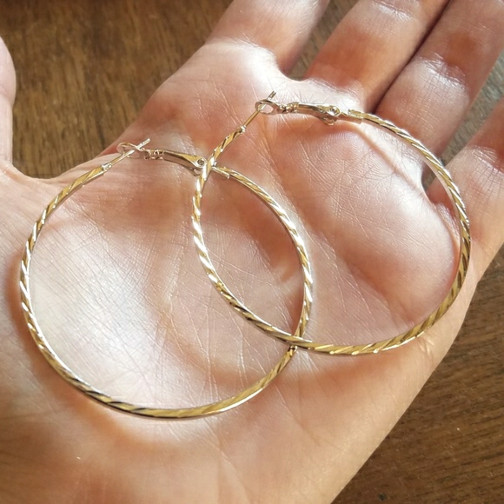 NWOT 5cm Silver Textured Hoops - Picture 4 of 4